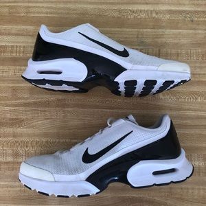 Nike Air Max Jewel. Women’s Sz 8